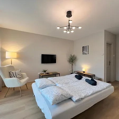 Apartment Marla